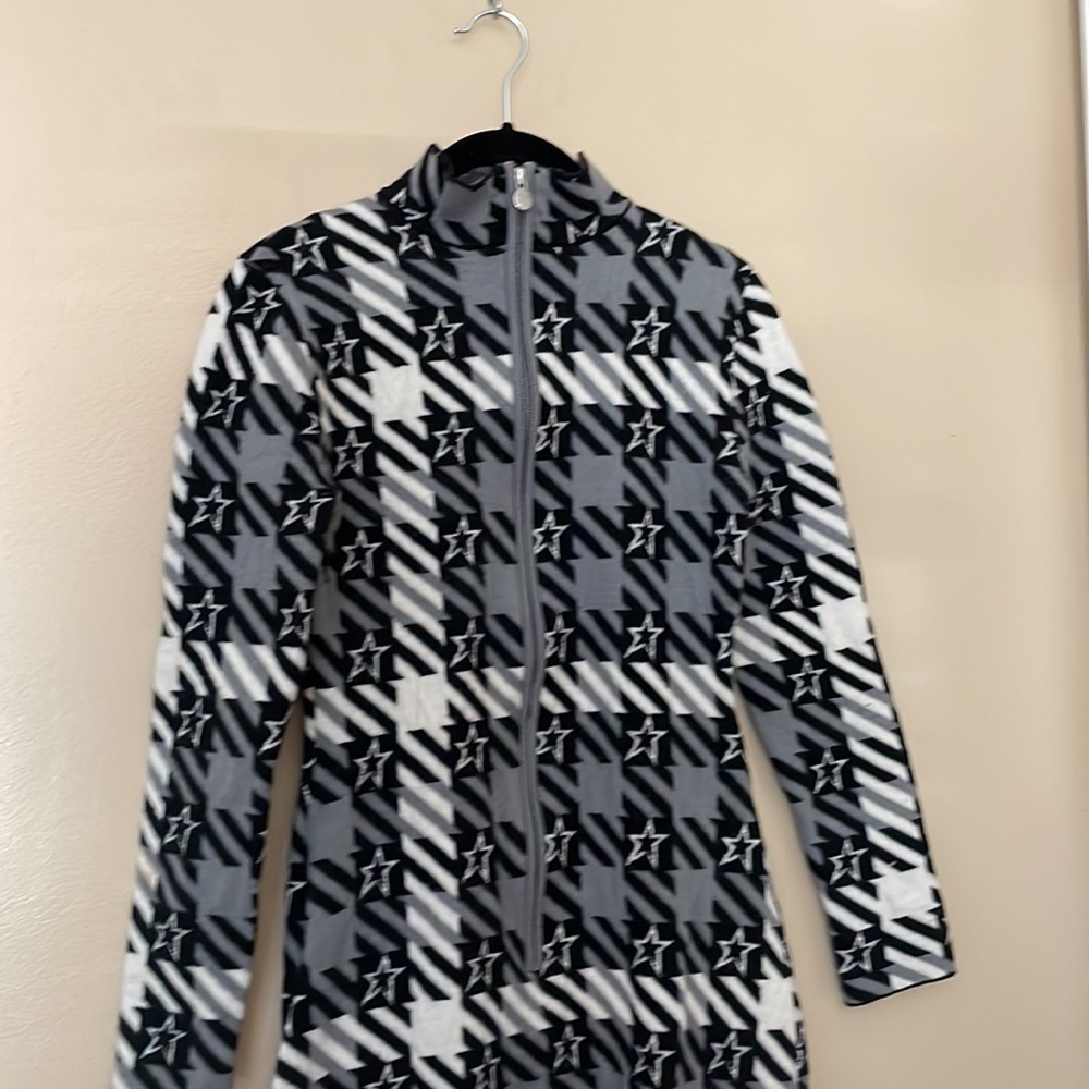 Perfect Moment Black and White Star Long Sleeve Marino Wool Base Layer - Picture 5 of 6